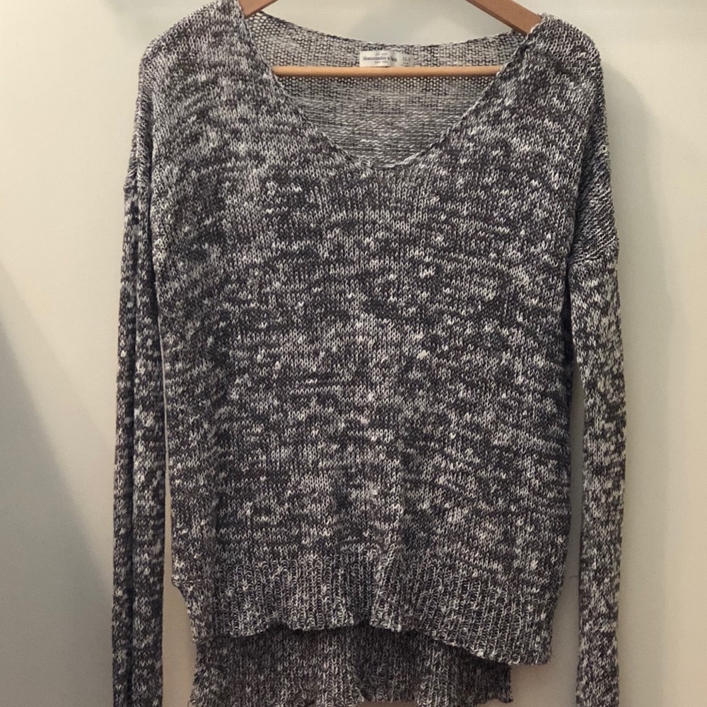 grey and white Abercrombie sweater